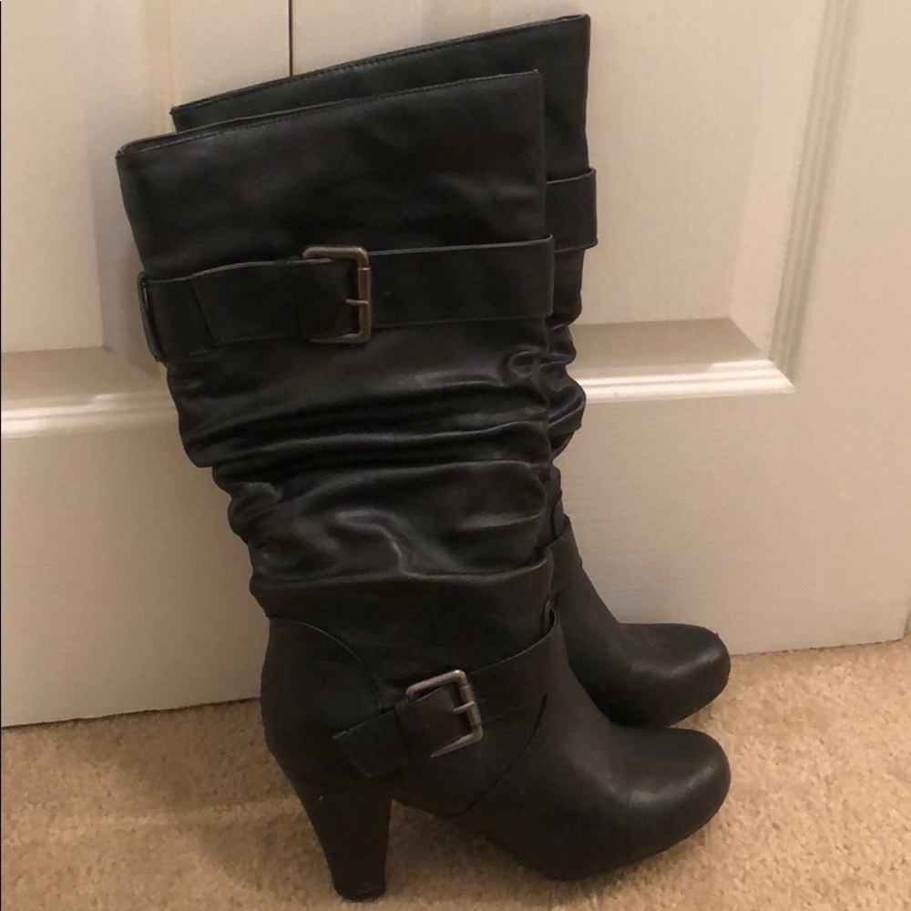 Black Boots with Small Heel